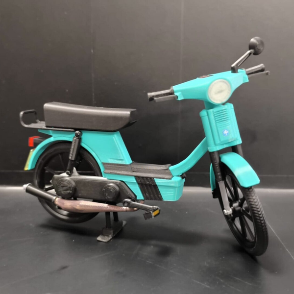 Maqueta vespino AL escala 1/10 personalizada