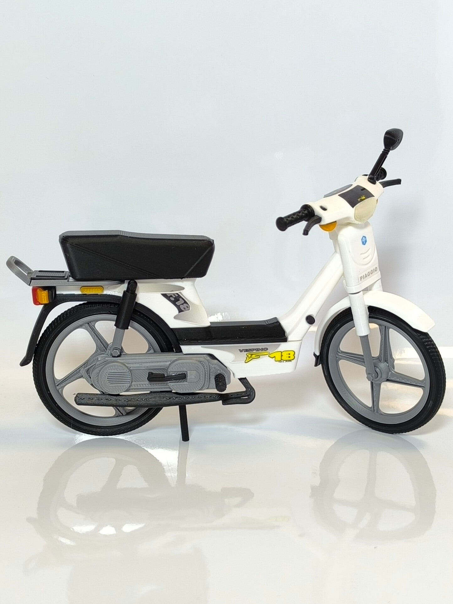 Maqueta Vespino F18
