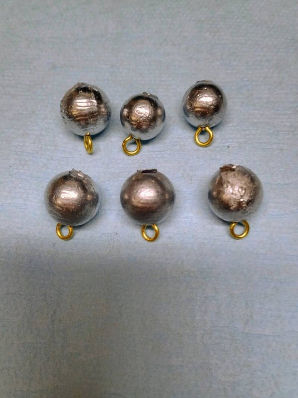 Lead cannonballs