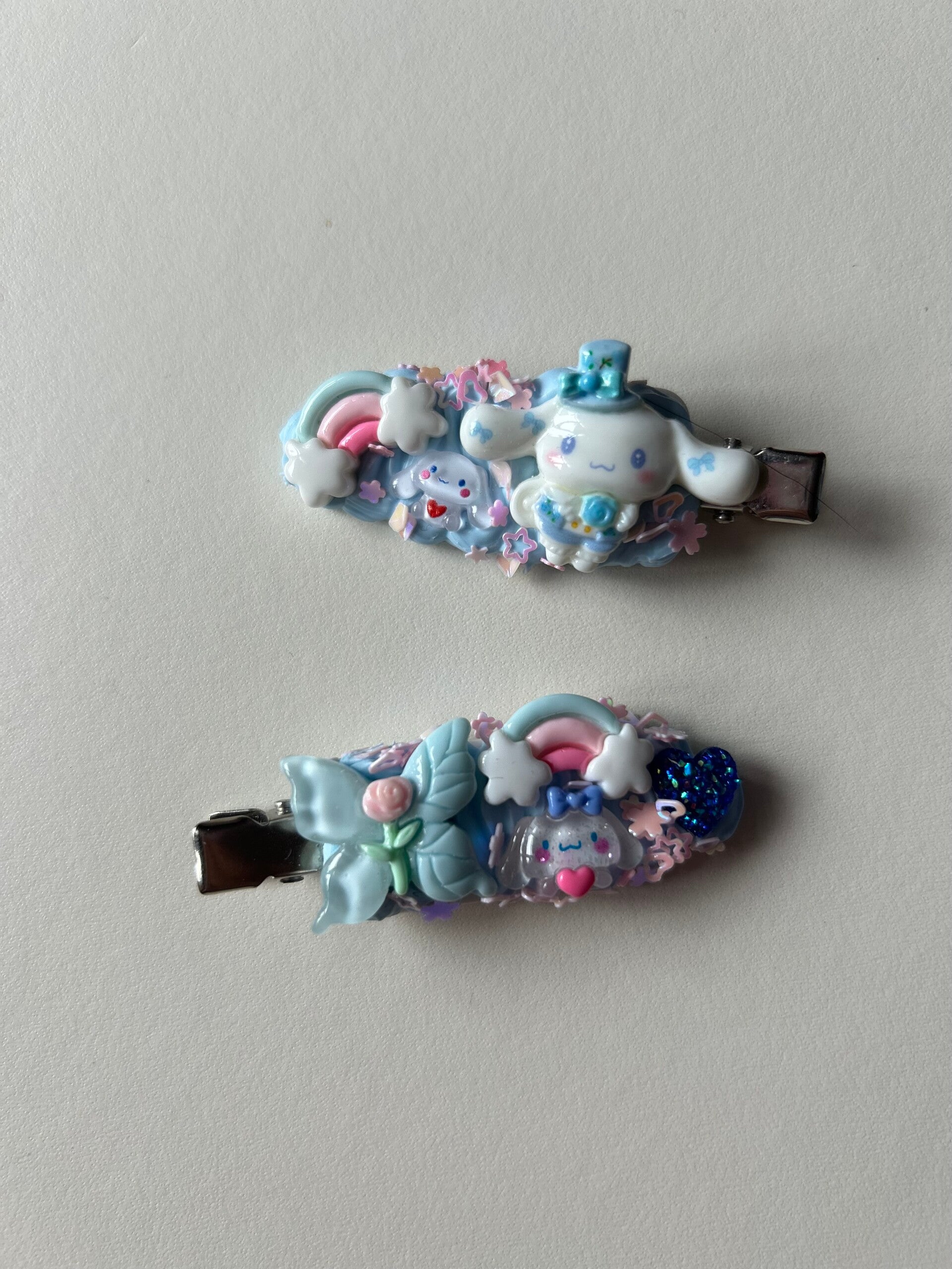Cinnamoroll hair clips (one pair)