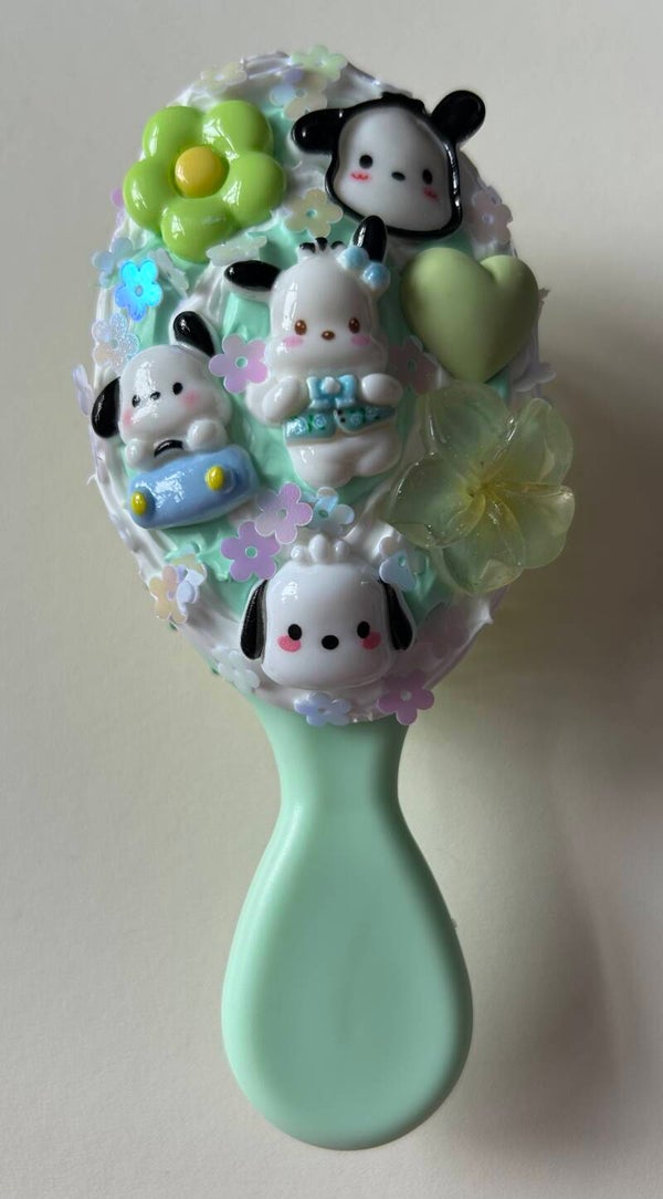 Pochacco mini hair brush