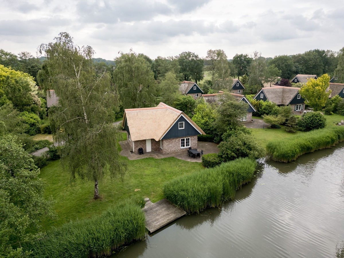 Luxe 8-persoons vakantiehuis Weerribben – Direct aan het water