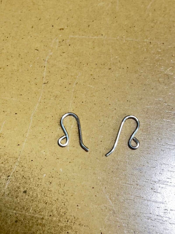 Step by step:  Oorhaakjes