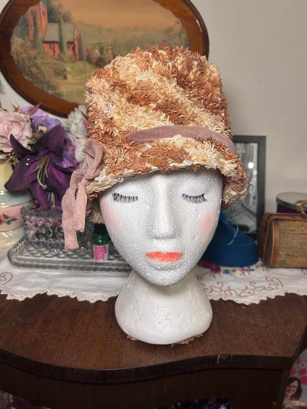 Vintage 60’s Raffia Cloche hat