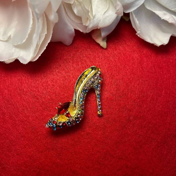 Stiletto Brooch