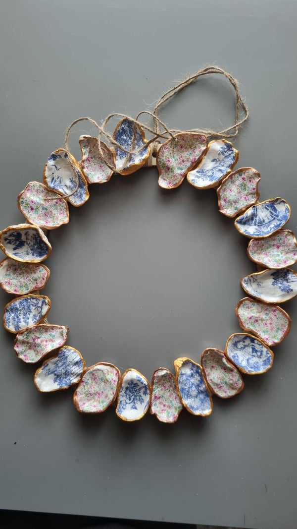 Large oyster shell wreath