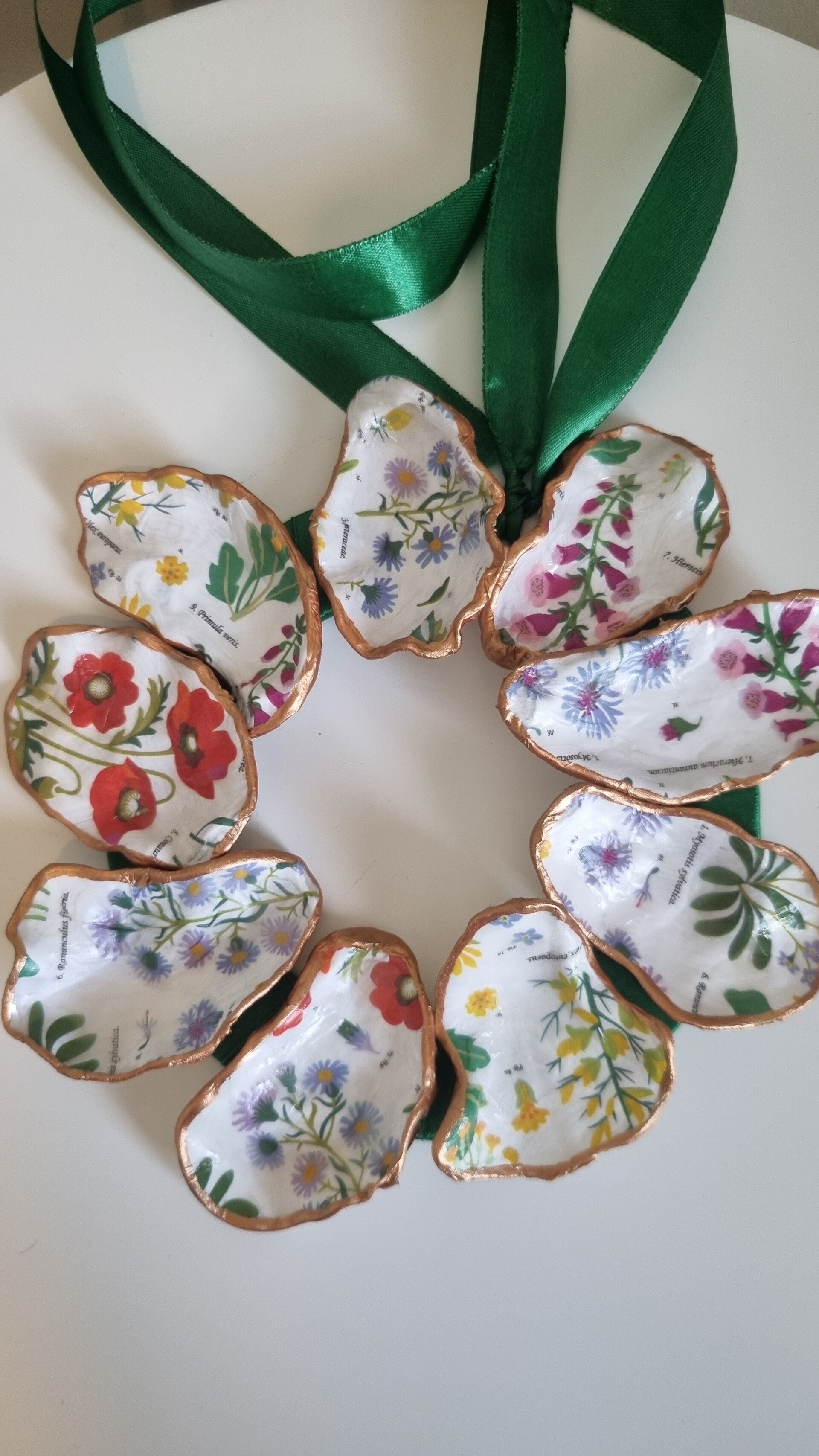 Small oyster shell wreath