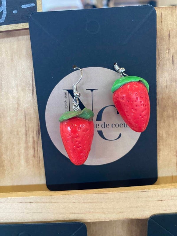 Boucle d'oreille Fraise