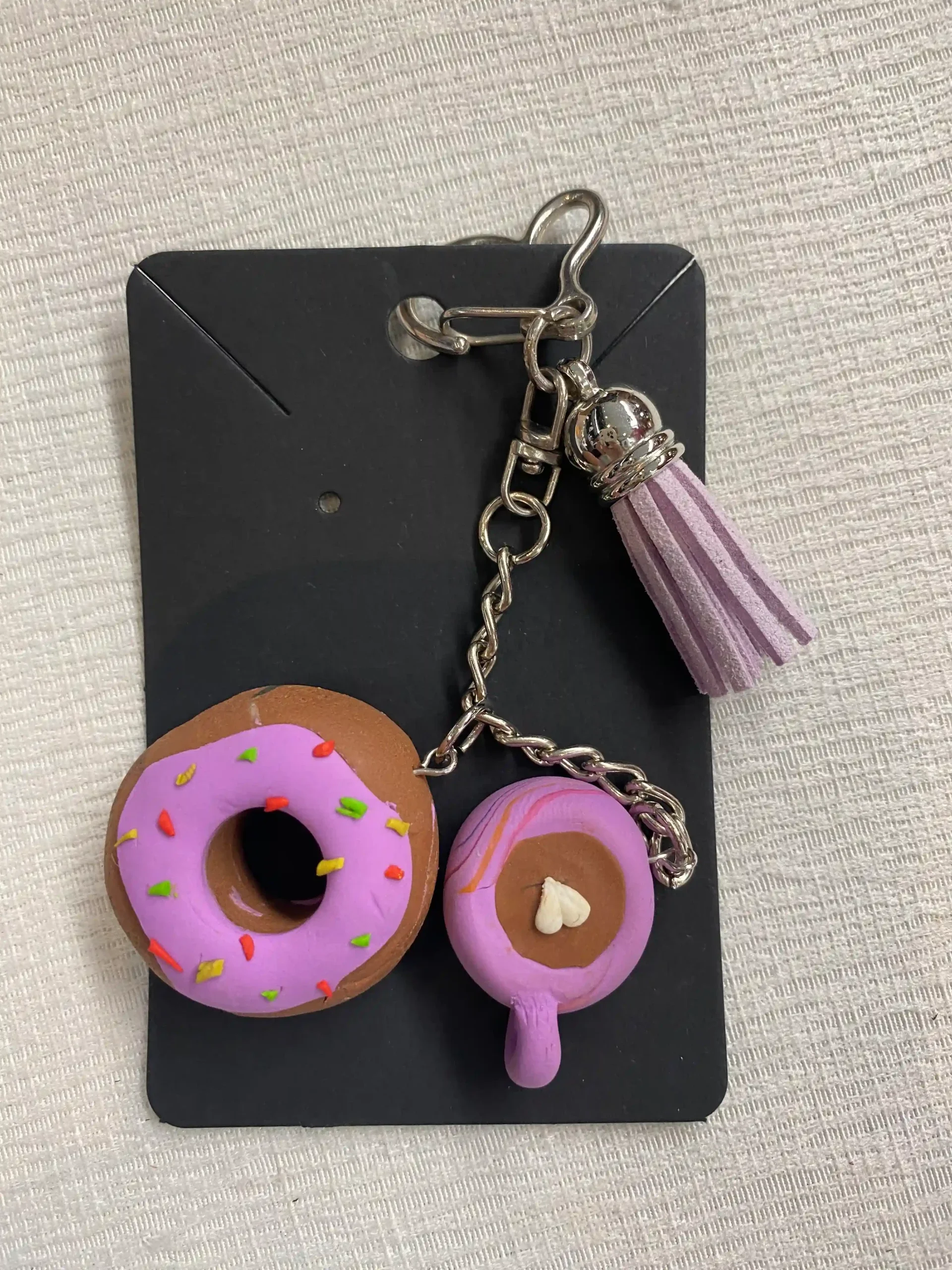 Porte-clés Gourmand Donut & Café – Violet (fait main)