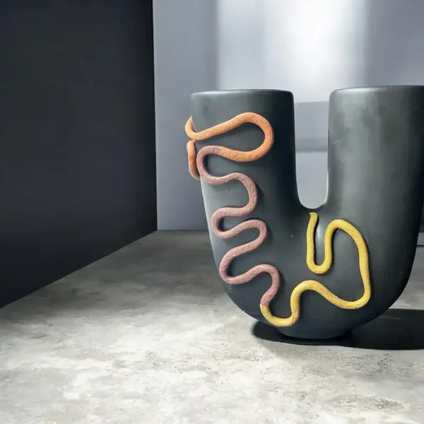 🌈 Vase en U décoré en fimo – modèle unique