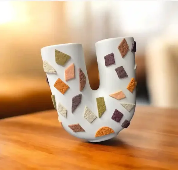 🏺 Vase moderne en U – Beige, décor en pâte Fimo (pièce unique)
