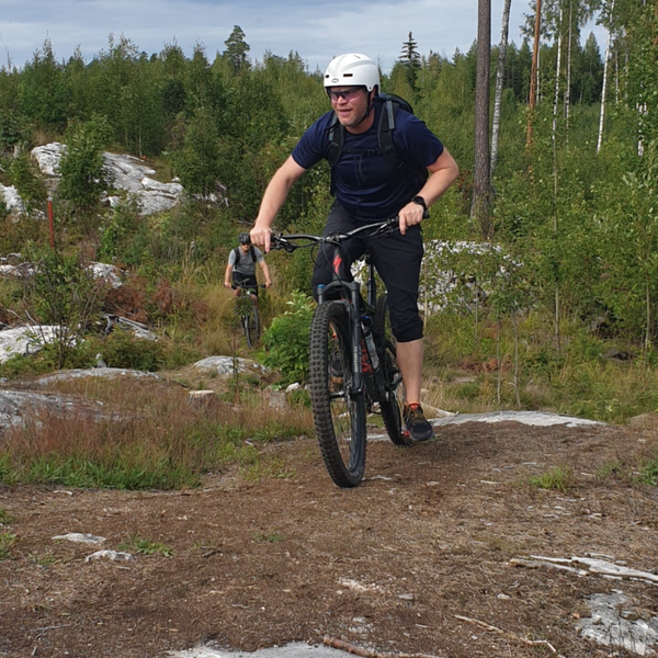 Maastopyöräilyä Etelä-Tuusulassa, opastettu (oma maastopyörä) aikuinen