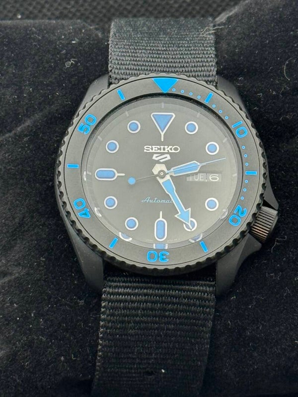 Seiko 5 Sports SRPD81K1 – Automatic – Full Set