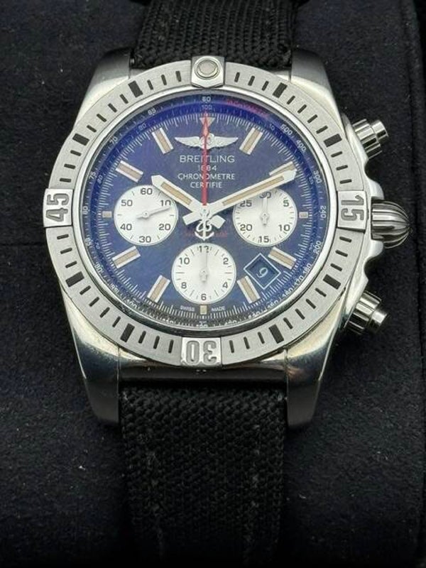 Breitling Chronomat 44 Airborne – 30th Anniversary Edition – Ref. AB01154G/BD13/101W