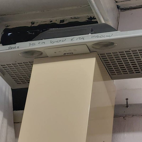 Gebruikte  70 cm breed  afzuigkap van het merk SMEG  inbouw