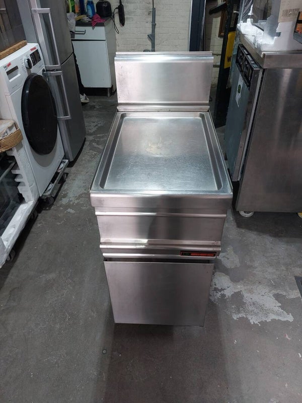 Werktafel  met kastdeurtje
