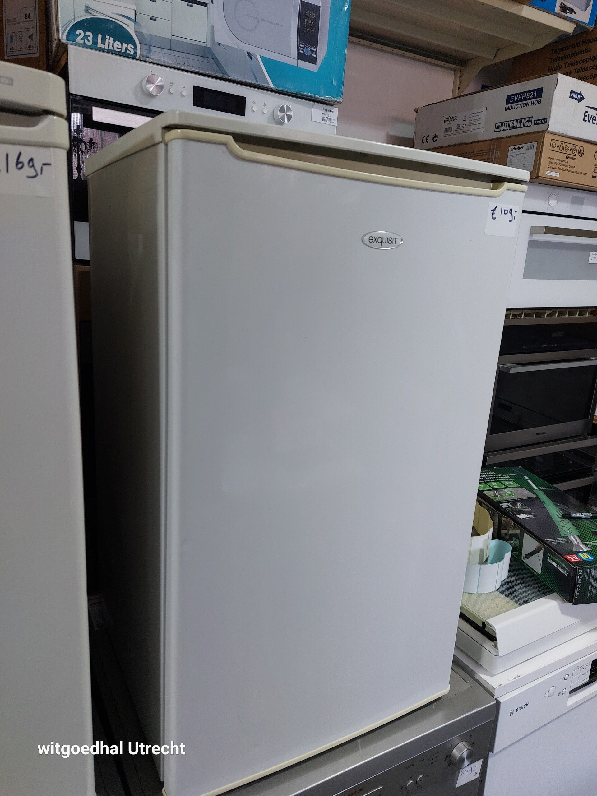 Gereviseerd  tafelmodel  met Kleine  vriesvak