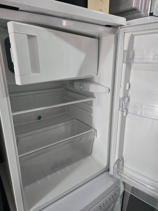 Tafelmodel  koelkast met vriesvak  zanussi