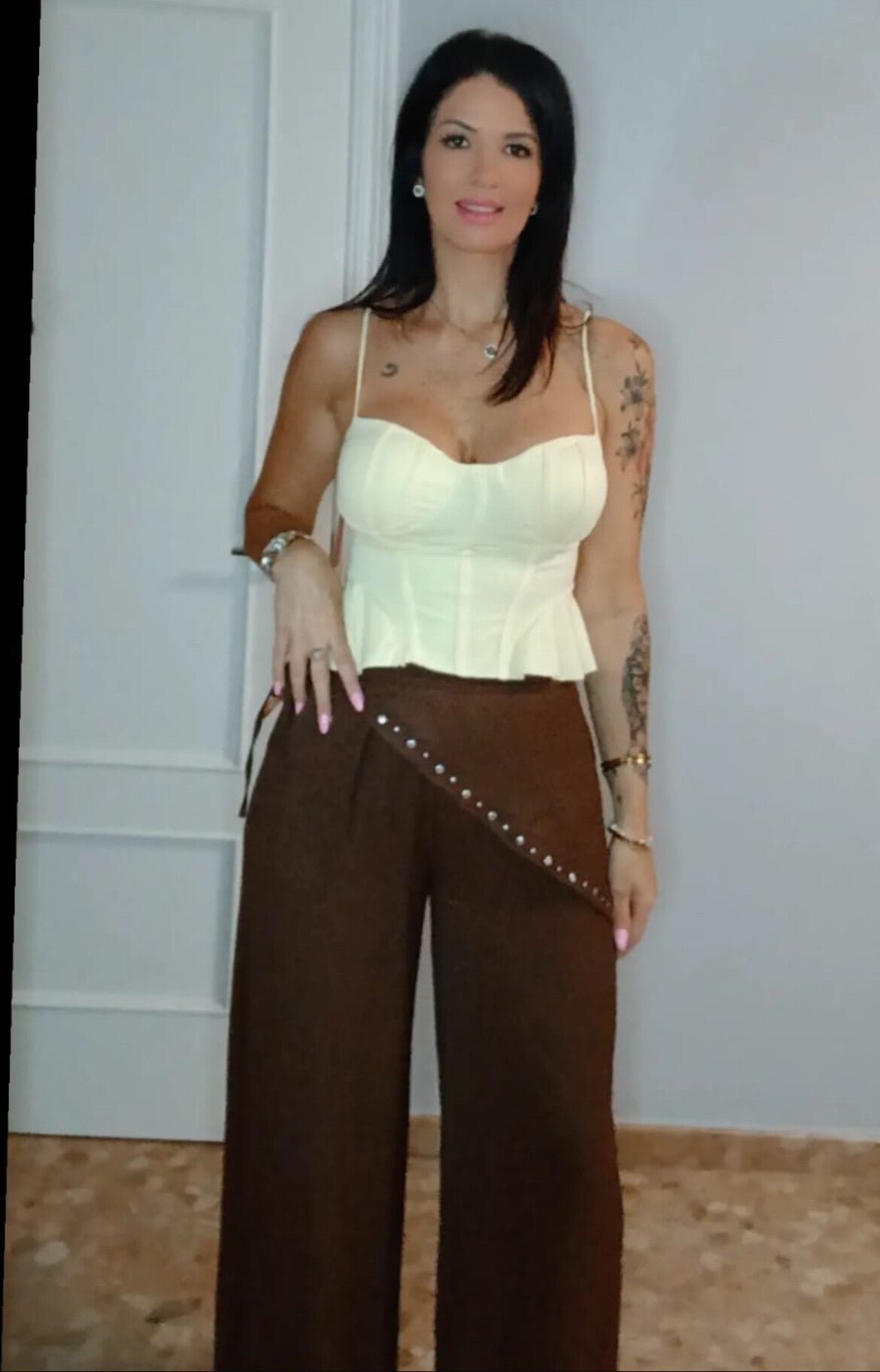 Pantalón lino tachuelas
