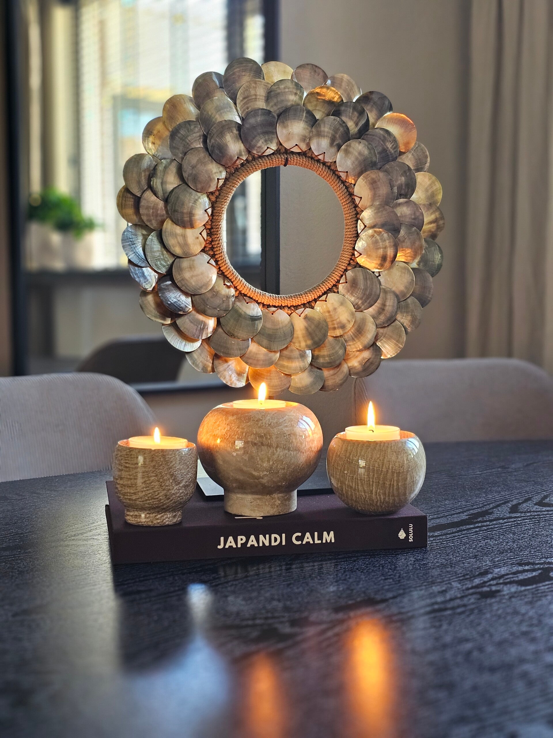 Luxury Living Capiz parelmoer schelpenkrans op voet