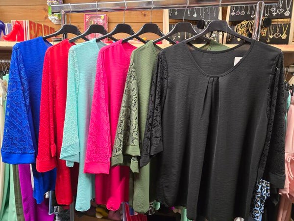 Blouse met kanten mouw