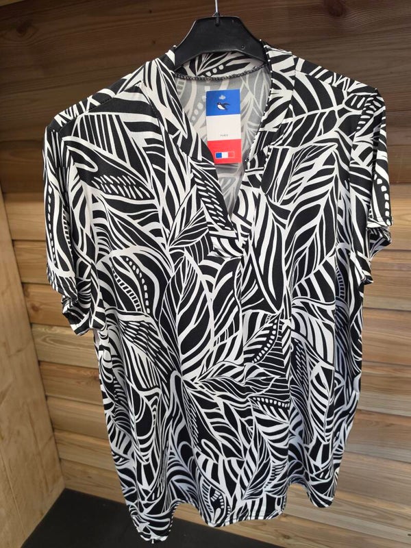 T-Shirt Black And White