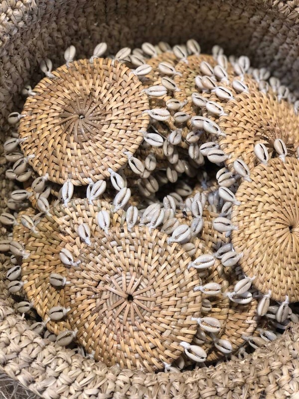 Rattan/shell coaster, Natural