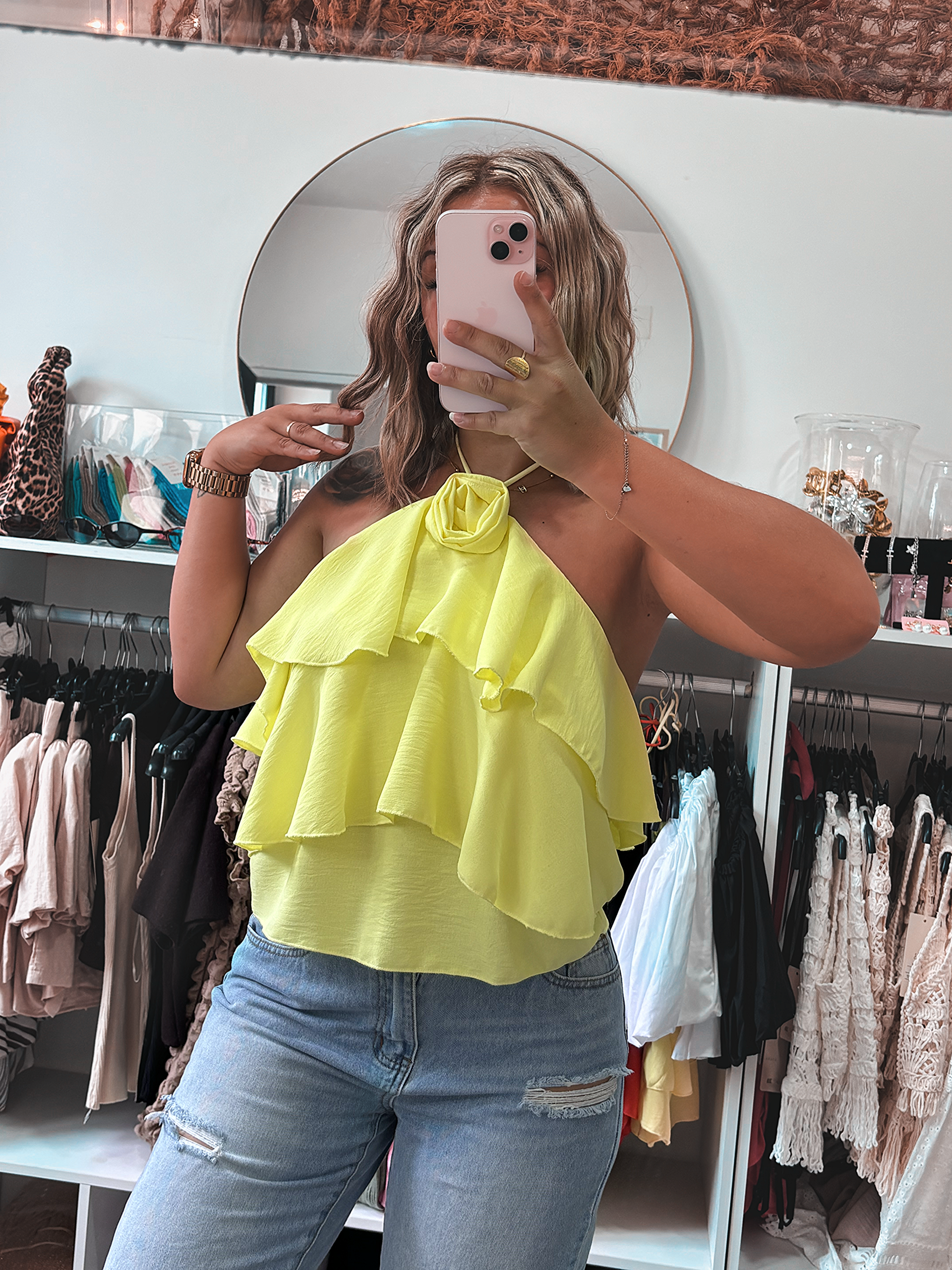 Dos nu jaune