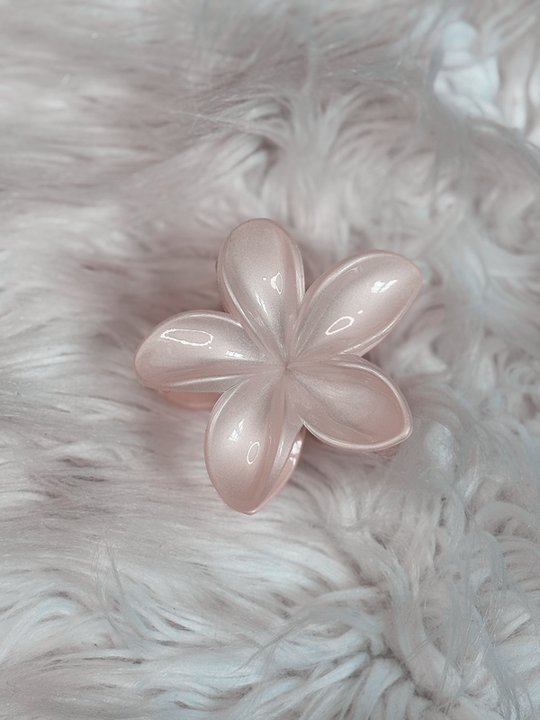 Pince fleur blanc nacré