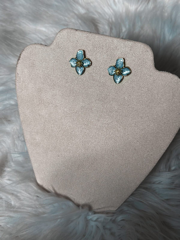 Boucle d’oreille fleur bleu