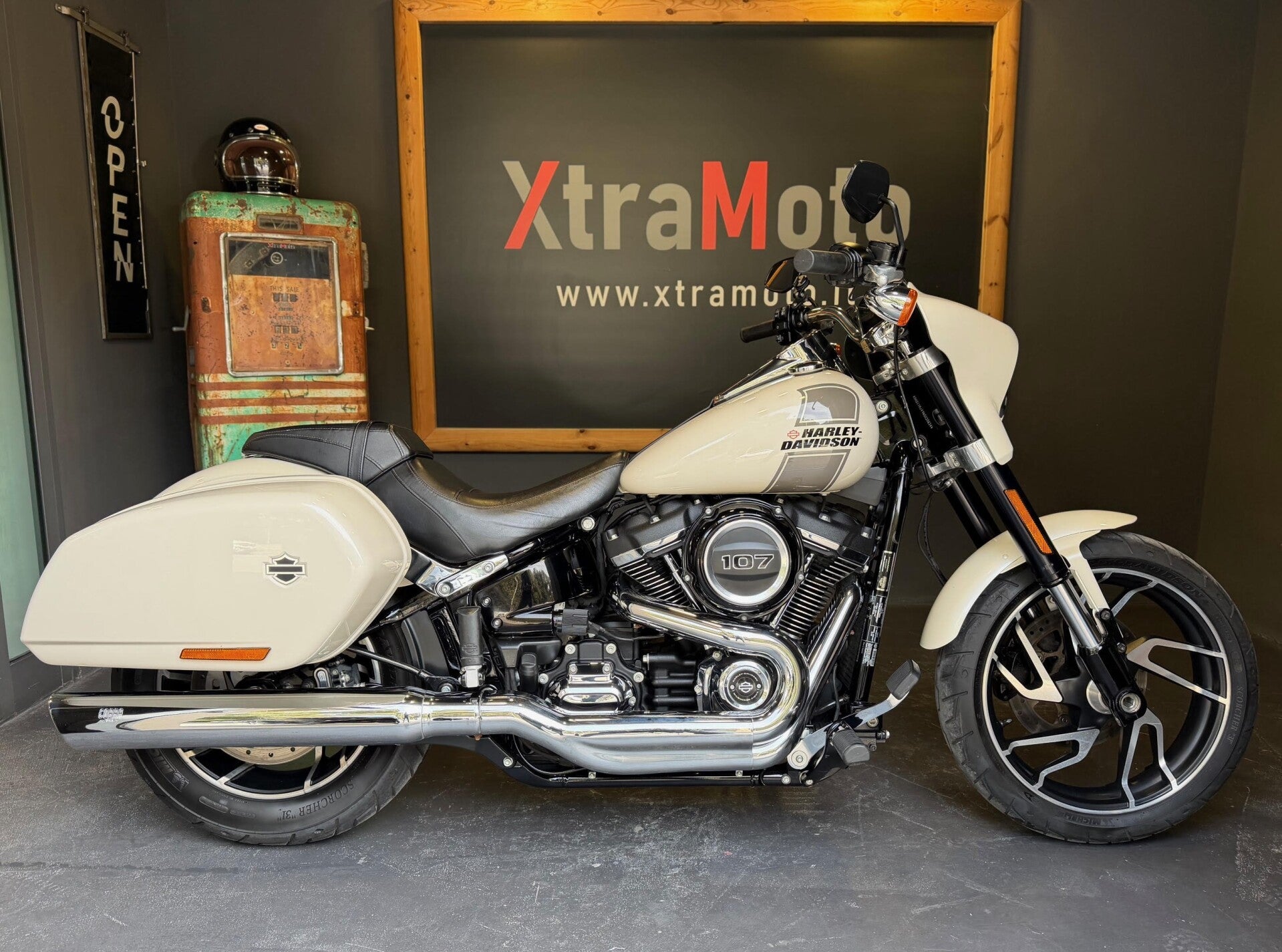 Harley-Davidson Sport Glide (2021 - 25) FLSB