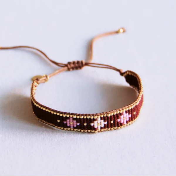 Weefarmbandje met bloem patroon - donkerbruin/lila