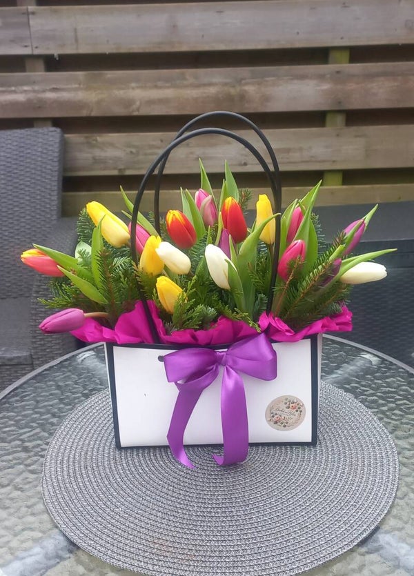 Tasje met tulpen
