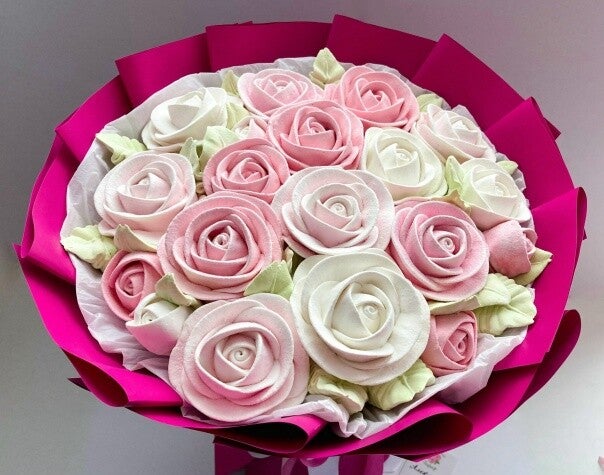Groot boeket marschmallow rozen