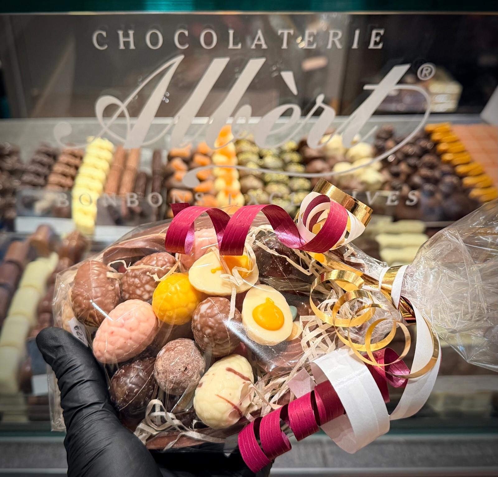 Gevulde Eierschaal 17,5 CM