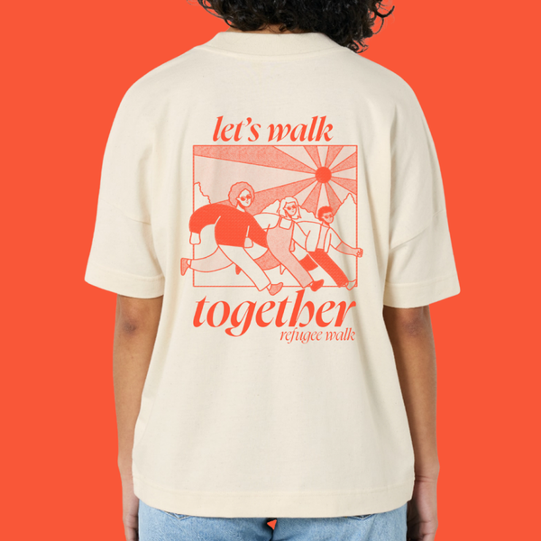 T-shirt Refugee Walk 2024 — Let's walk — oversized, oranje opdruk