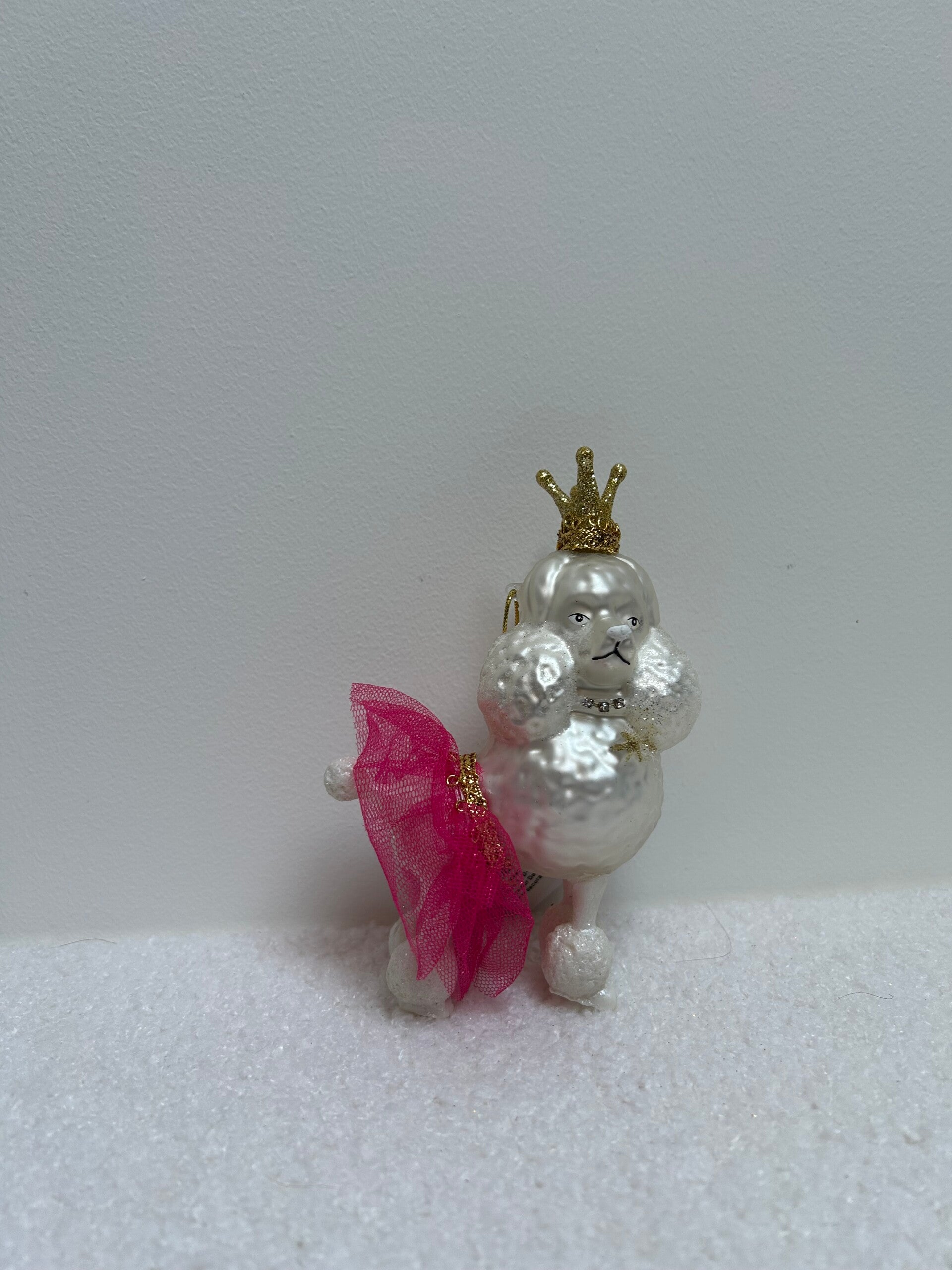 Kerstbal poedel met rokje