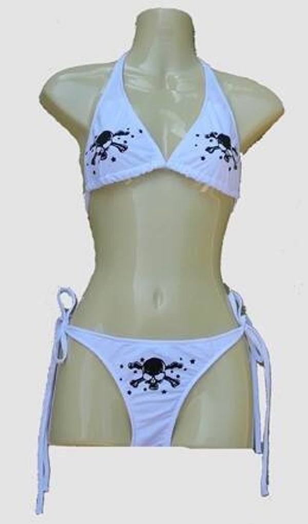 [45006]  Witte bikini met zwarte skulls