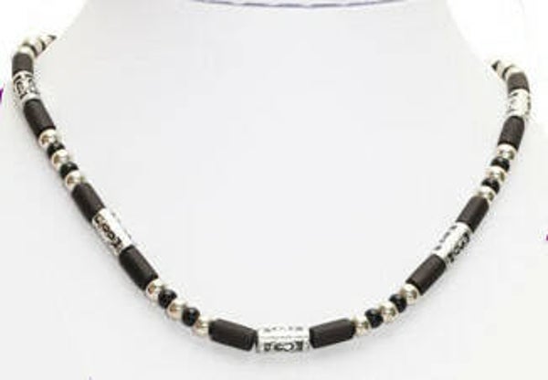 [38018]  Zilverkleurig/zwarte ketting 