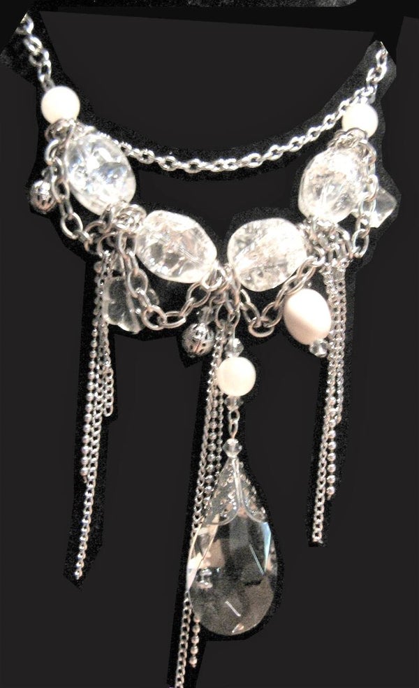 [8041]  Zilverkleurige kralenketting met hanger