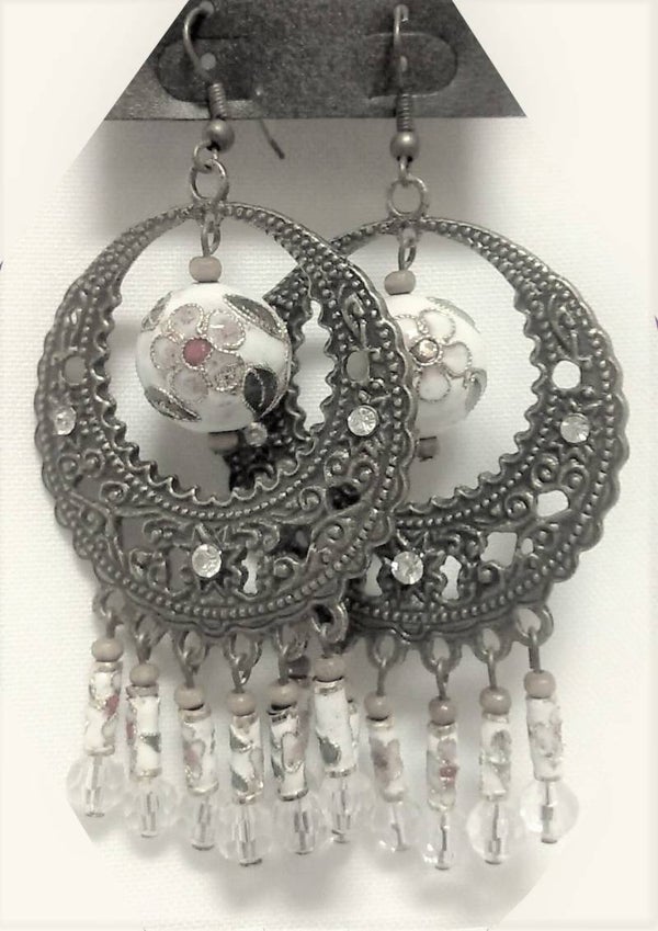 [10051]  Oorhangers met kraaltjes en strass 