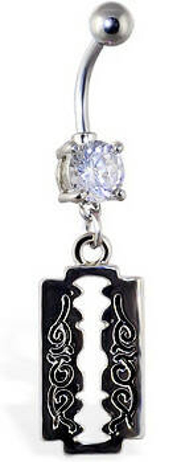 [14099]  Navelpiercing met scheermes 