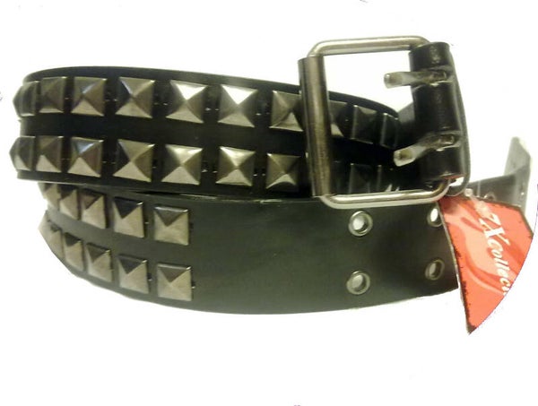 [2016]  Zwarte riem met studs