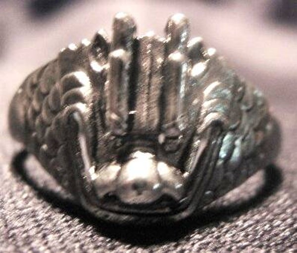 [12070]  Zilverkleurige ring (maat 18)