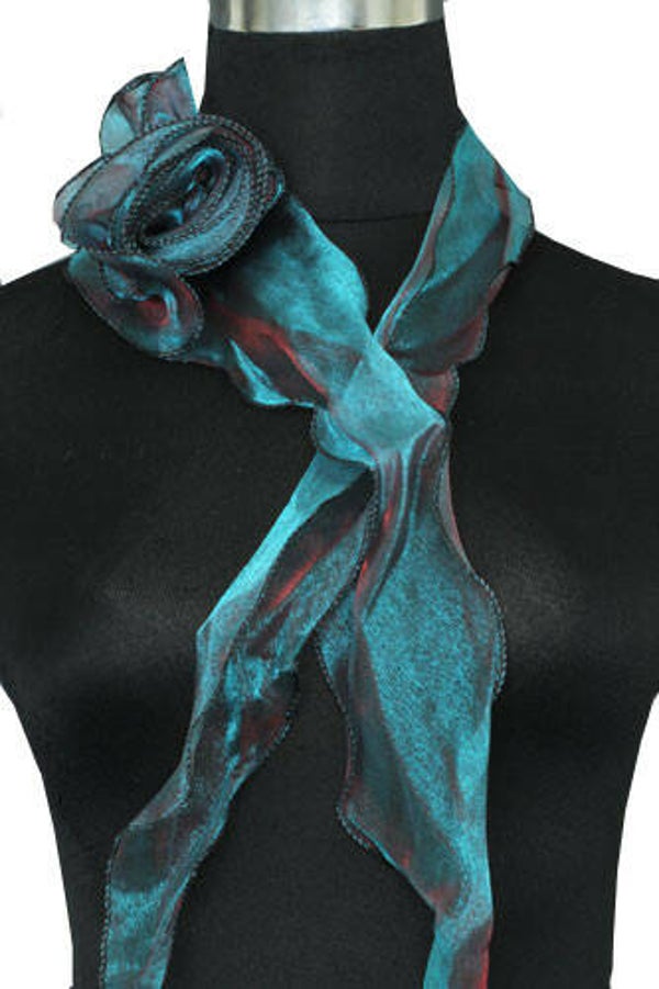 [16016]  Dun effen blauw sjaaltje met roos