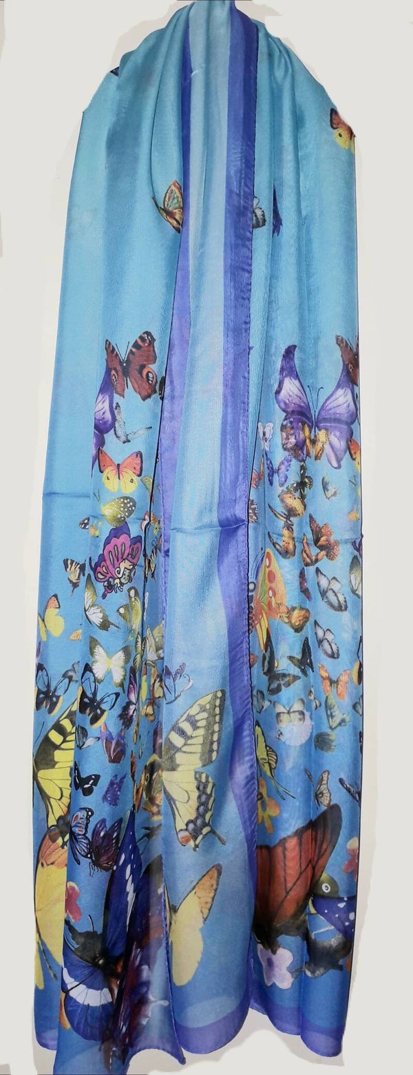 [16075]  Blauwe sjaal met vlinders