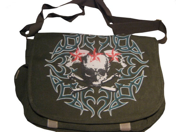 [7035]  Legergroene postmanbag met 3 skulls