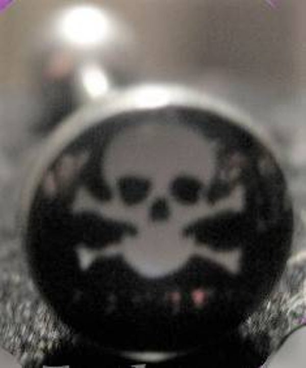 [15031]  Logo-tongpiercing met skull