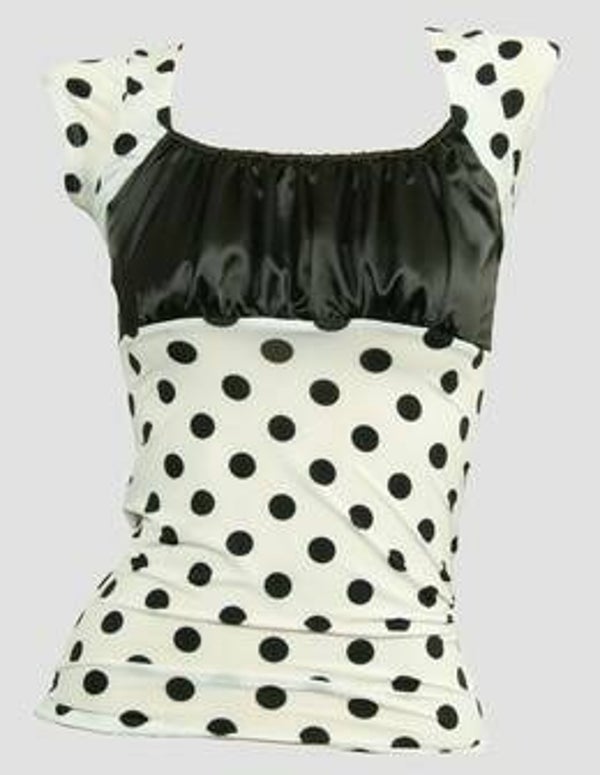 [28046]  Witte top met zwarte stippen