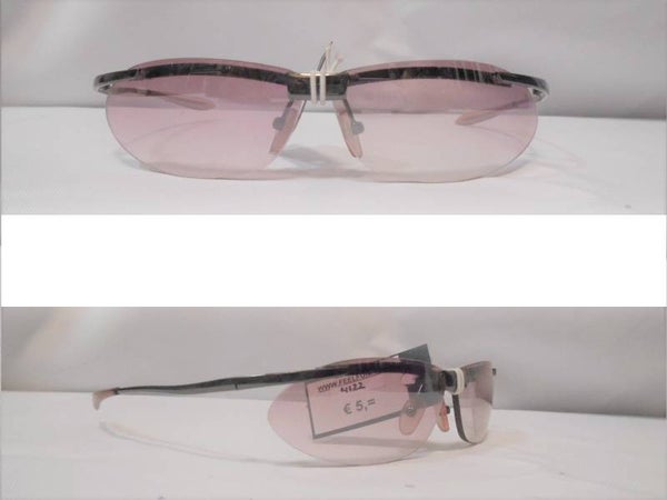 [4122]  Roze zonnebril